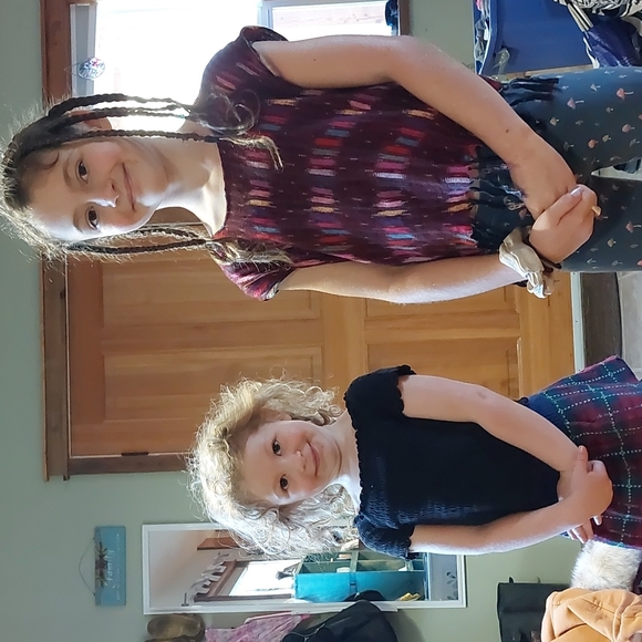 Meet your Poshers, Deya and Kara - Picture 2 of 2